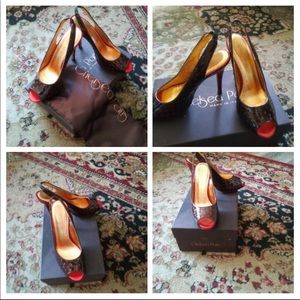 DESIGNER CHELSEA PARIS. BEAUTIFUL & ELEGANT SHOES!